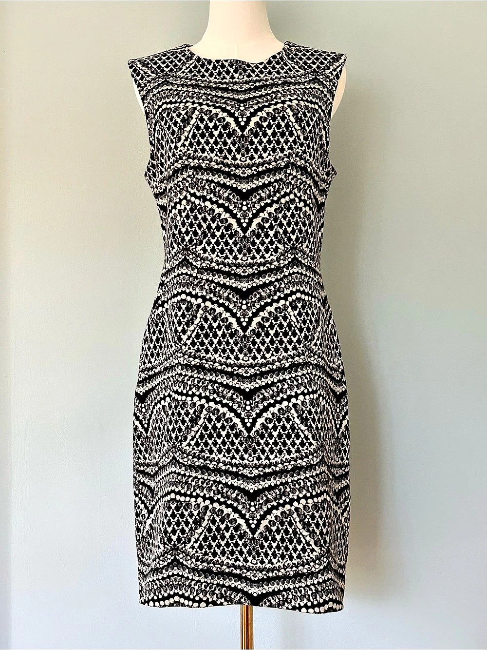 Diane von Furstenberg DVF Geometric Printed Sheath Dress – Size 10